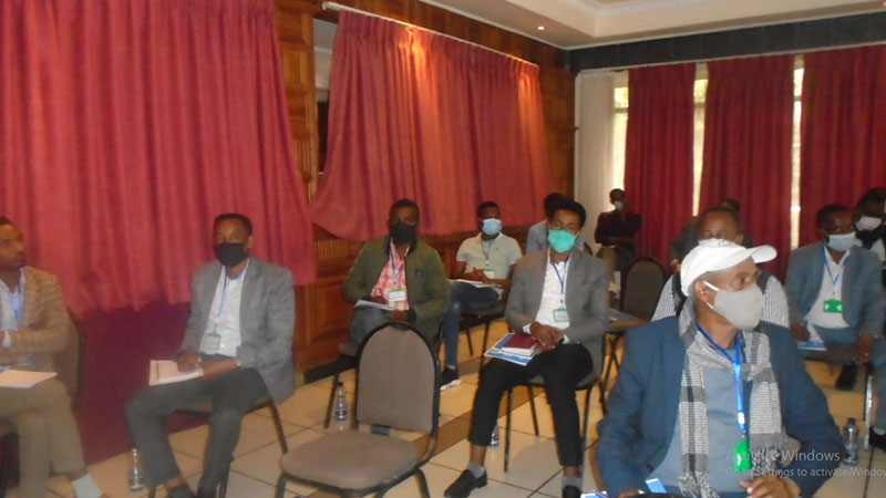 Participants at the meeting